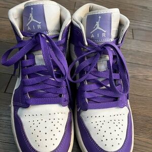 Purple Nike size 5 woman’s sneakers